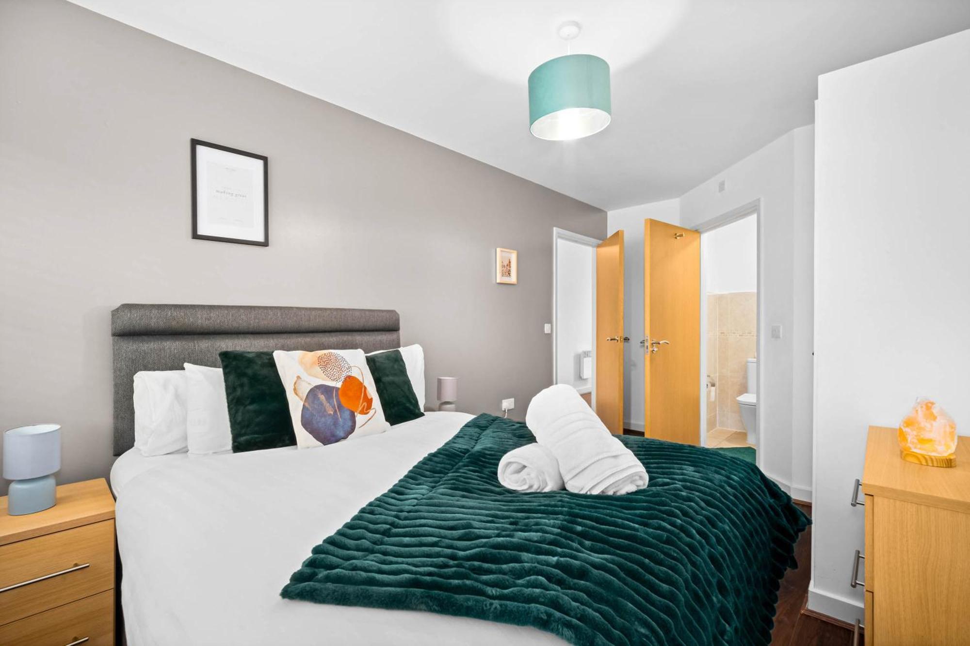 Mint Drive 2 Beds With Secure Car Or Park W Wifi-netflix No Deposit Required Appartement