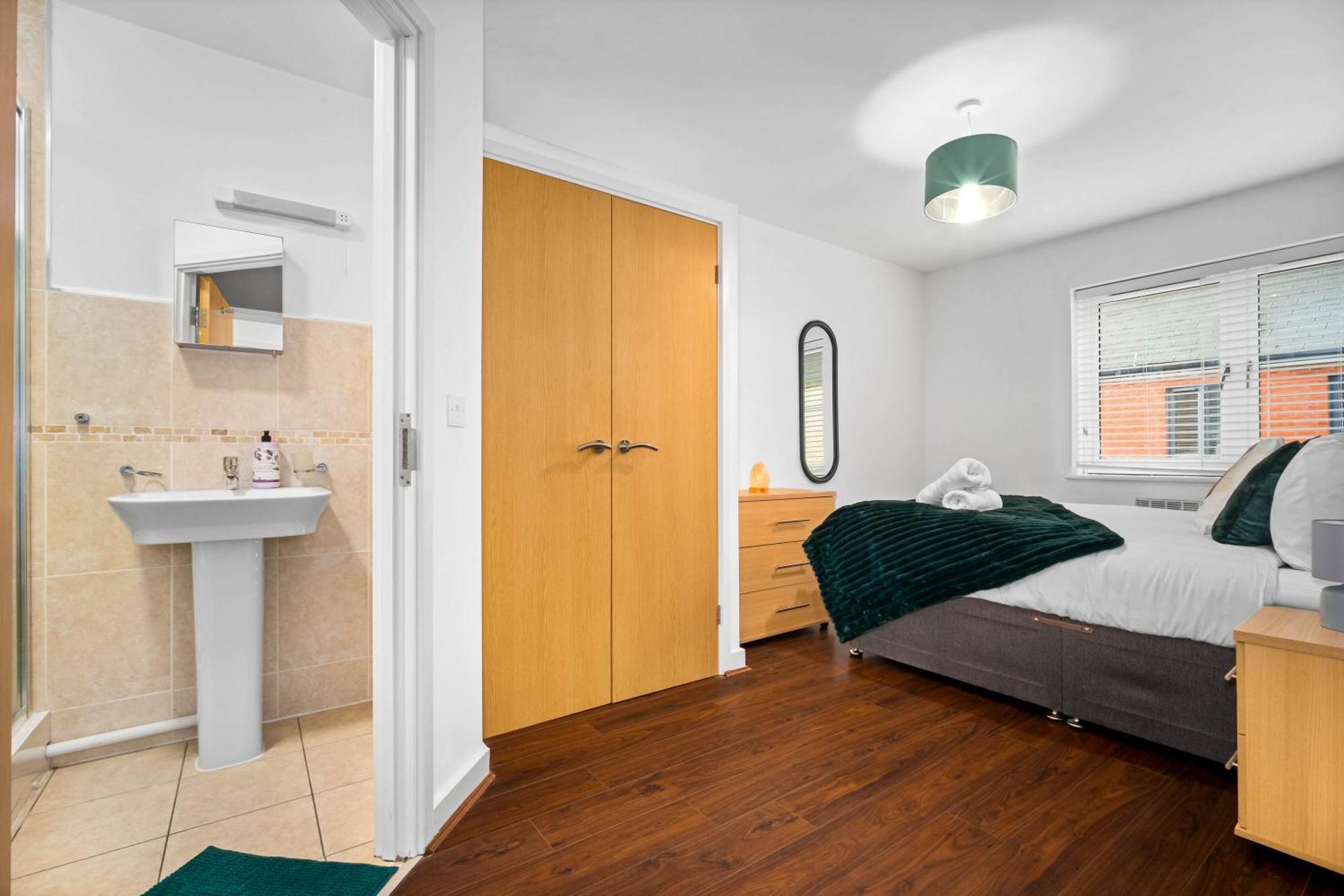Mint Drive 2 Beds With Secure Car Or Park W Wifi-netflix No Deposit Required *